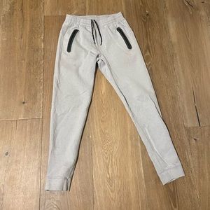 Old Navy Men’s Dynamic Fleece Jogger